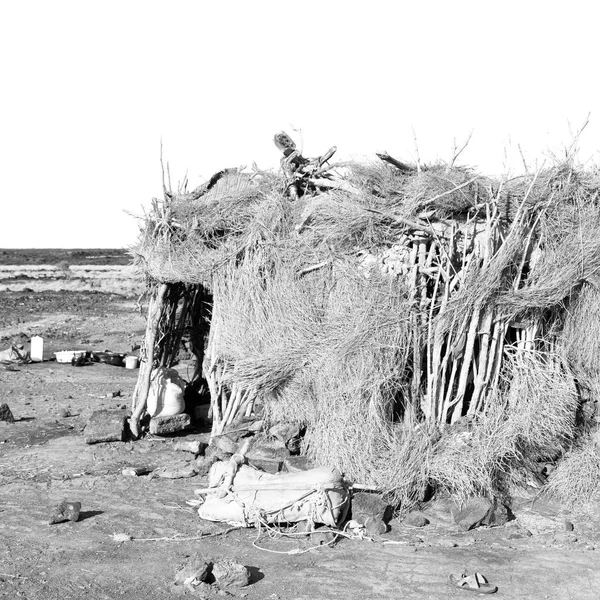 Nel deserto di pietra la povera casa della gente — Foto Stock