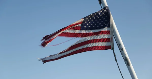 Usa Gökyüzünde Dalgalanan Bayrak — Stok fotoğraf