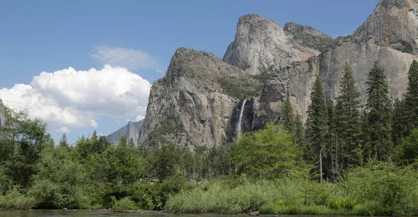 Yosemite nemzeti park csodálatos természet — Stock Fotó