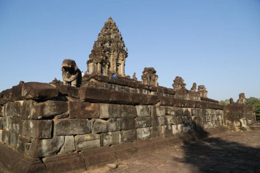 Kamboçya 'da Angkor eski binalar ve tarihi mekanlar Unesco tarafından korunuyordu.