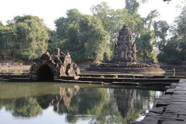 Kamboçya 'da Angkor eski binalar ve tarihi mekanlar Unesco tarafından korunuyordu.