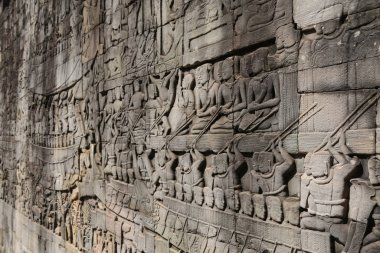 Kamboçya 'da Angkor eski binalar ve tarihi mekanlar Unesco tarafından korunuyordu.