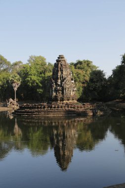 Kamboçya 'da Angkor eski binalar ve tarihi mekanlar Unesco tarafından korunuyordu.