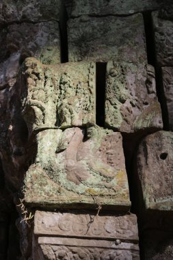 Kamboçya 'da Angkor eski binalar ve tarihi mekanlar Unesco tarafından korunuyordu.