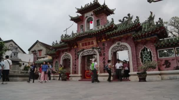 Etnam Vinh Trang Rca 2020 Tapınağın Yakınında Kimliği Belirsiz Kişiler — Stok video