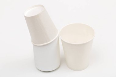 beyaz zemin üzerine soda