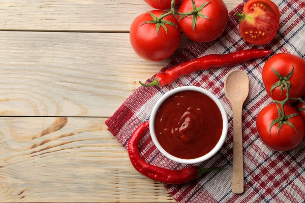 Red Sauce Ketchup Bowl Ingredients Cooking Tomatoes Peppers Natural Wooden — Stock Photo, Image
