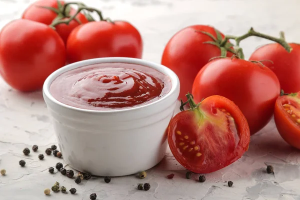 Red Sauce Ketchup Bowl Ingredients Cooking Spices Tomatoes Herbs Light — Stock Photo, Image