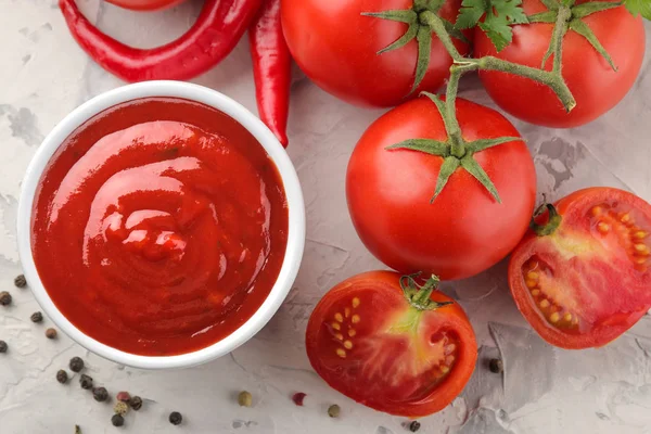 Red Sauce Ketchup Bowl Ingredients Cooking Peppers Spices Tomatoes Light — Stock Photo, Image