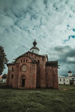 Rusya 'daki eski taş kilise