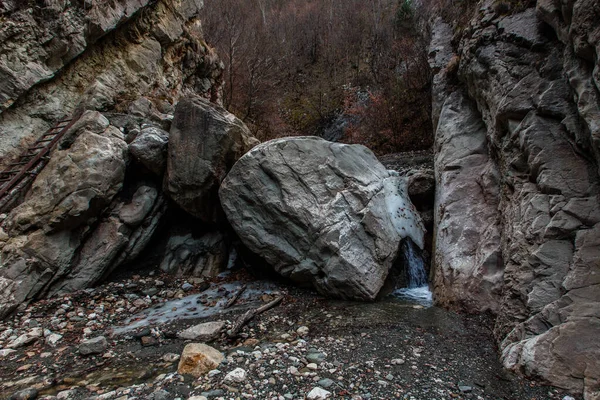 Garabagh gorge. Natural attractions in Dagestan. Russia — Stock Photo, Image