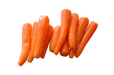 Beyaz arka planda soyulmuş havuç.