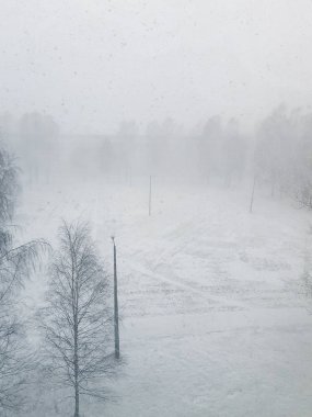 Şiddetli kar, bulutlu