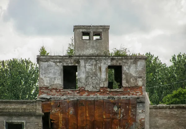 Old Abandoned Building Broken Windows Shabby Walls — Stock Photo, Image