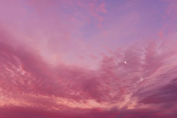 Cielo rosa con luna — Foto Stock