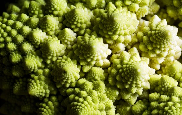 Деталь Romanesco broccoli, также известный как римская цветная капуста — стоковое фото