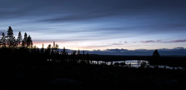 Himmel mit Wolken nach Sonnenuntergang — Stockfoto