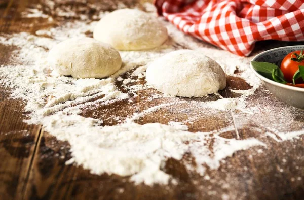 Fresh Homemade Pizza Dough — Stock Photo, Image