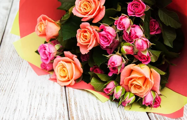 Strauß rosa Rosen — Stockfoto