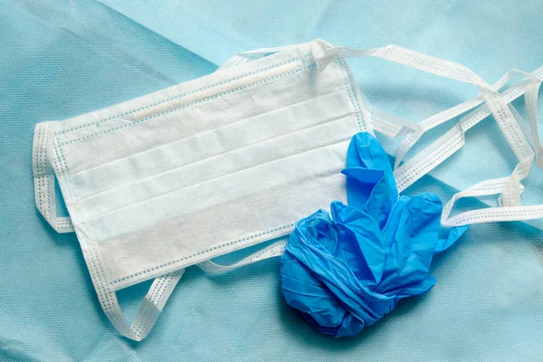 Ιατρική Μάσκα Μιας Χρήσης Και Μπλε Γάντια Υφασμένο Υλικό Για Φωτογραφία Αρχείου