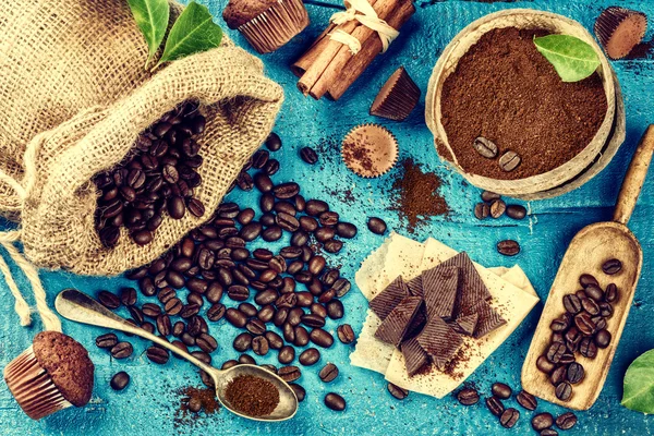 Fondo alimenticio con granos de café — Foto de Stock