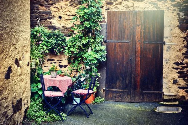 Vecchio cortile fattoria — Foto Stock