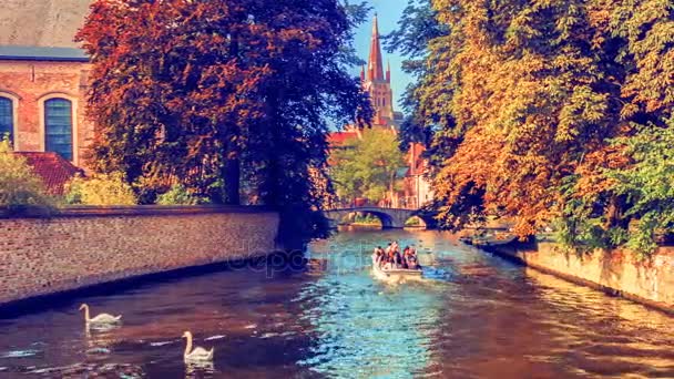 Boat tour on canal at Begijnhof place — Stock Video