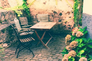 Çiçekli çiftlik arka bahçe  