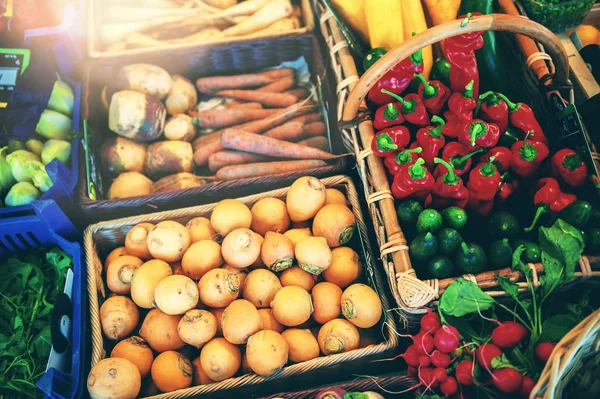 Frisches Gemüse Auf Dem Lokalen Bauernmarkt Lebensmittel Hintergrund — Stockfoto