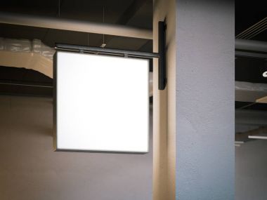 Kare tabela beyaz sütun. 3D render