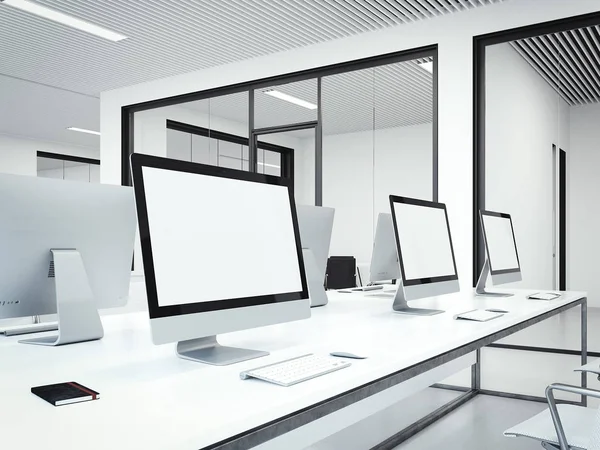 Werkplekken in moderne kantoor interieur. 3D-rendering — Stockfoto
