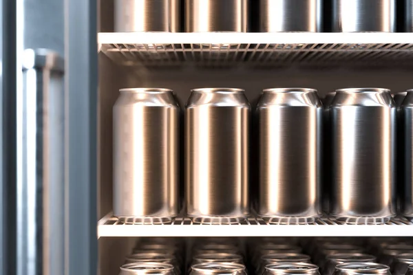 Cerveja de alumínio em branco ou lata de refrigerante com gotas nas prateleiras no refrigerador com porta de vidro, renderização 3d. Minimalismo — Fotografia de Stock