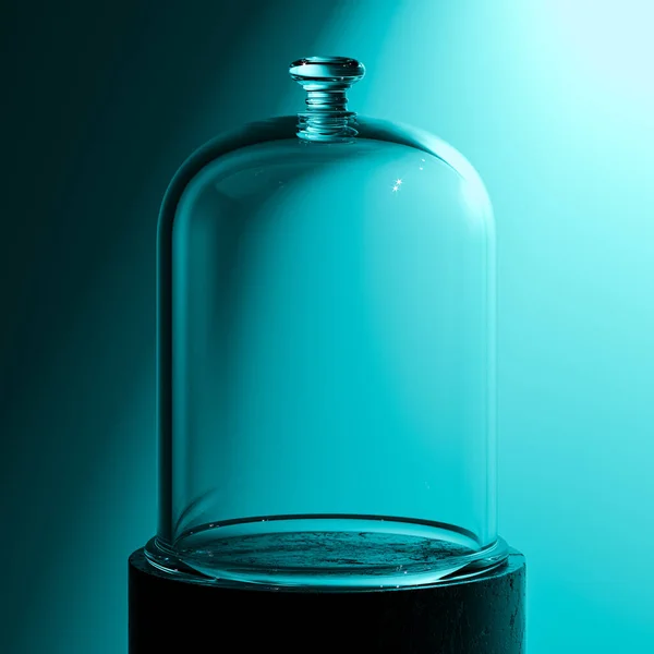 Mostra de vidro transparente com espaço vazio no pedestal preto em fundo turquesa. Renderização 3d — Fotografia de Stock