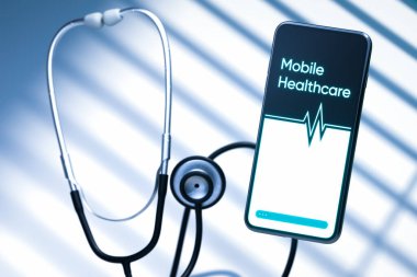 Cep telefonu Phonendoscope 'a bağlandı. Doktor ve hasta arasındaki iletişim kavramı, çevrimiçi danışmanlık. 3B Hazırlama