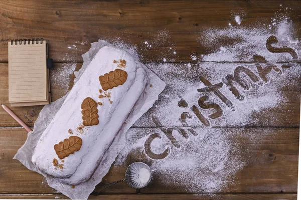 Traditionelle deutsche Weihnachtsbäckerei. Süßigkeiten für den Urlaub auf einem Holzuntergrund. Kopierraum — Stockfoto