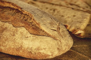 Köy kaynaklı taze ekmek fırınının güzel fotoğrafları.