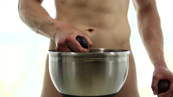 Muscle Forte Belle Dépouillée Chaud Mâle Modèle Cuisinier Repas Sain — Video