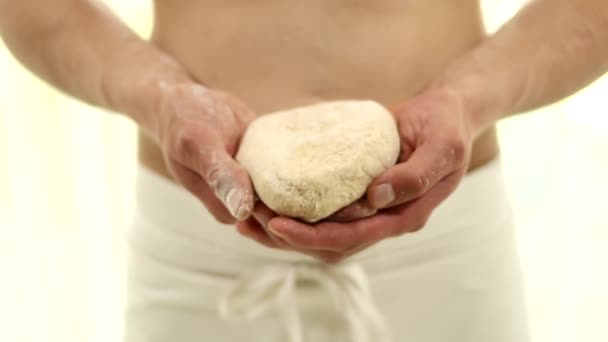 Músculo Fuerte Hermoso Despojado Modelo Masculino Caliente Cocinar Comida Saludable — Vídeo de stock