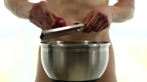 Muscolo Forte Bella Spogliato Caldo Modello Maschile Cucinare Pasto Sano — Video Stock