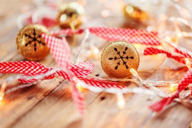 Metal Jingle Bells ve Noel çelenk ışık