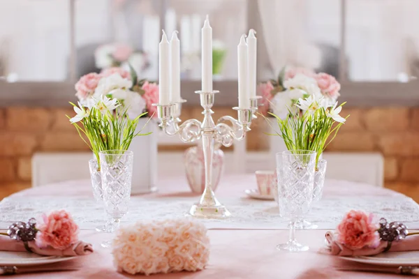 Festive dinner table decoration. Spring holiday decor. — Stock Photo, Image