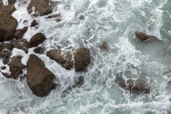 Rompiendo olas en Biarritz — Foto de Stock