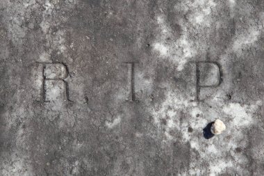 RIP yazıt with Grave