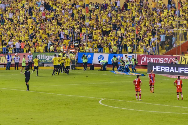 Barcelona contra el Nacional de Futebol Match Guayaquil Equador — Fotografia de Stock