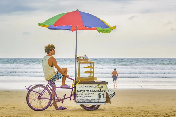 People at Montanita Beach Ecuador — Stockfoto