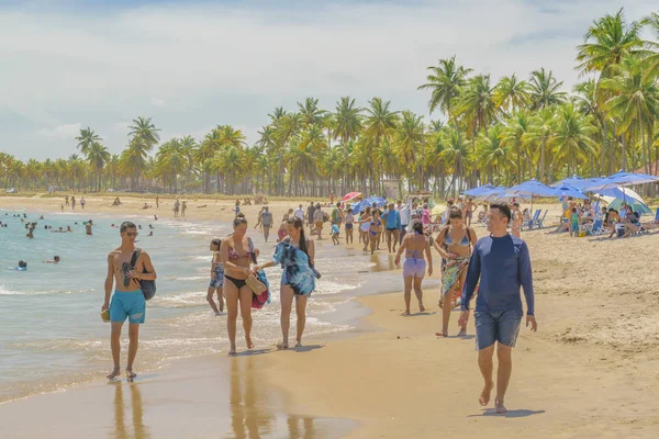 Überfüllter tropischer Strand porto galinhas Brasilien — Stockfoto