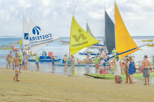 Plage tropicale bondée Porto Galinhas Brésil — Photo