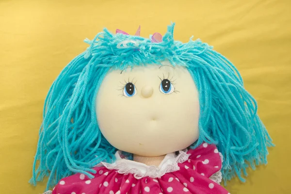 Meisje Doll voorgrond — Stockfoto