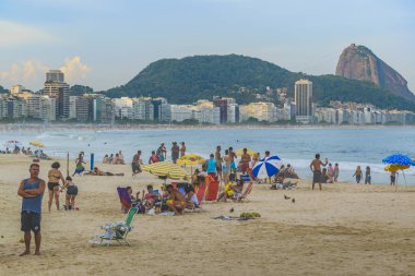 Copacabana Plajı Rio de Janeiro Brezilya insanlar