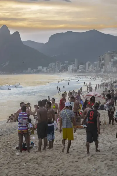 Crowded Beach Ipanema Rio de Janeiro Brazil — Stok fotoğraf